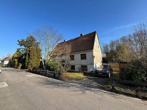 Straßenansicht - Abrissobjekt für Ihren Neubau: für EFHZFHDHH