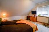 Schlafzimmer 1 - 