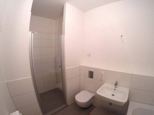 Badezimmer - 2 Zimmer Etagenwohnung zum Kaufen in Berlin
