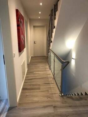 Flur 1. OG Beispiel Nachbarhaus - 