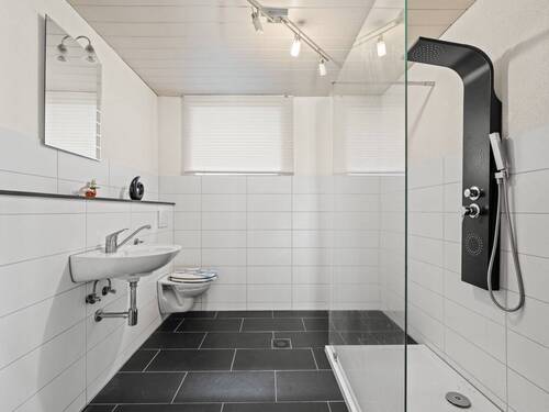 Einliegerwohnung - Duschbad - 