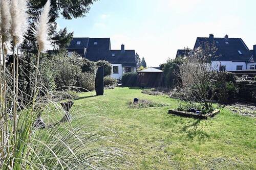 Garten Blick zum Haus - 