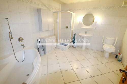 V10582 EG - Vollbad - 