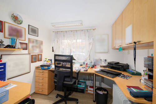 Büro im Untergeschoss/Eingangsebene - 