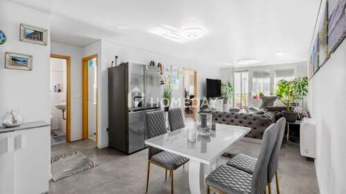 Wohnzimmer 1 - 4 Zimmer Etagenwohnung in Heilbronn