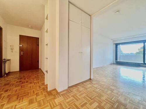 Große Diele - 3 Zimmer Etagenwohnung zum Kaufen in Mönchengladbach