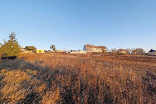 Blick aufs Grundstück - Einfamilienhaus mit 120,00 m&sup2; in Schkölen zum Kaufen