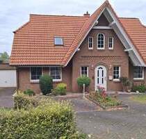 Gepflegtes Einfamilienhaus mit Einliegerwohnung, Garage und Carport in 19089 Göhren