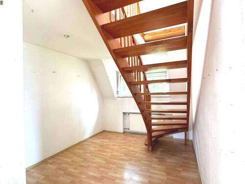 zum Spitzboden, Bibliothek - 