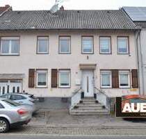 Zweifamilienhaus mit separaten Eingängen und einem großen Garten in Völklingen - Ludweiler.