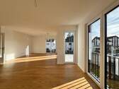 Wohnzimmer A04 - Bezugsfertig! Hochwertige Neubau-3-Zimmerwohnung mit zwei Balkonen