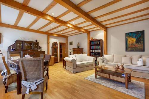 Wohnzimmer - 5 Zimmer Doppelhaushälfte zum Kaufen in Berlin