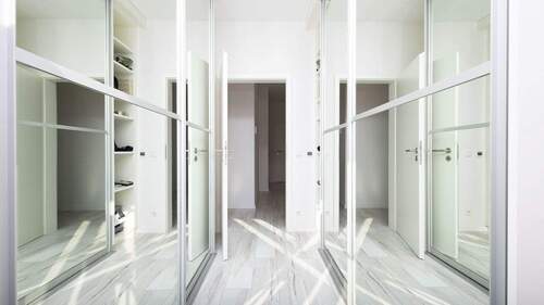 Ankleide / Arbeiten / Kind - 