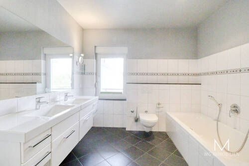 Badezimmer Wohnung OG - 