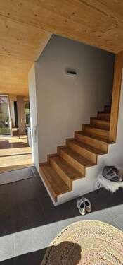 Treppenaufgang im Flurbereich zum DG - 