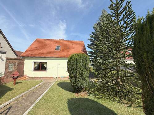 Hausansicht - 4 Zimmer Einfamilienhaus in Bergen auf Rügen