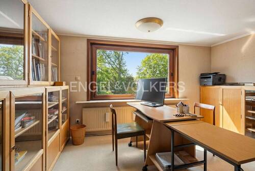 Arbeits- oder Kinderzimmer (KI generiert Sommer) - 