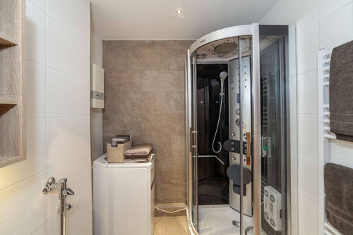 Bad mit Funktionsdusche - 