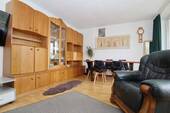 Wohn und Esszimmer (KI) - 