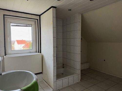 Bad im Dachgeschoss - 