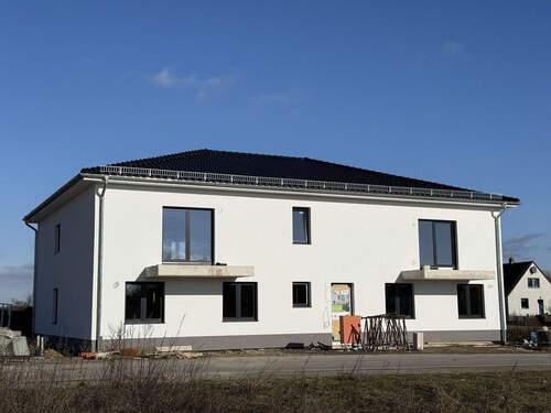 Außenansicht Vorderseite - 3 Zimmer Etagenwohnung zum Kaufen in Velpke