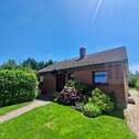Bungalow Vorderansicht - *** Charmantes Bungalow mit Garten + Terrasse ***