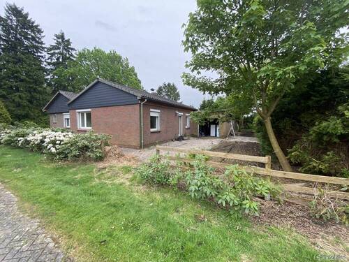 Ansicht rechts - Bungalow mit 120,00 m&sup2; in Edewecht / Husbäke zum Kaufen