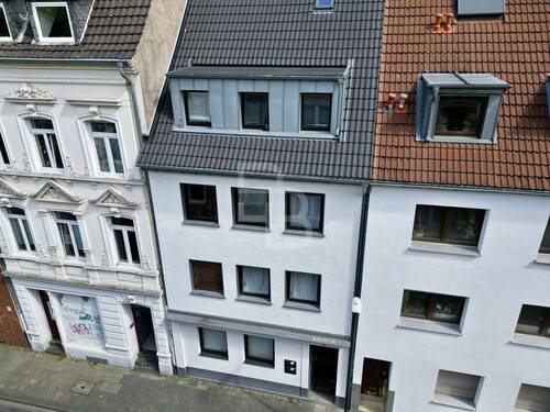 Blick auf das Dach - 8 Zimmer Mehrfamilienhaus, Wohnhaus in Köln