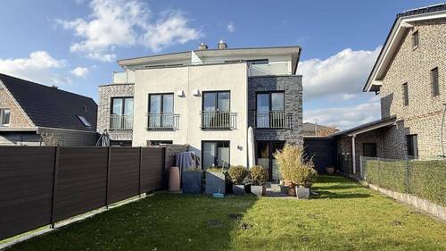 Rückseite - 5 Zimmer Doppelhaushälfte in Kaltenkirchen