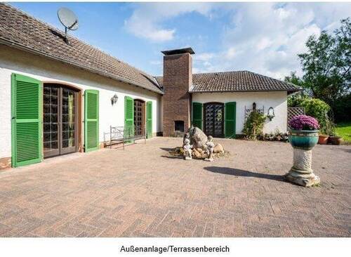 Terrassenbereich - Aussenanlage.JPG - 
