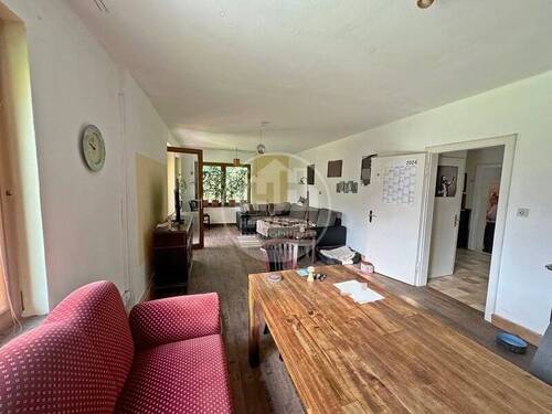 Wohnzimmer - 6 Zimmer Einfamilienhaus zum Kaufen in Aurich