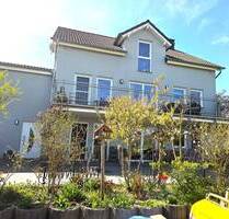 Großes Wohnhaus mit Einliegerwohnung in sonniger Höhenlage von Oberbillig Obermosel