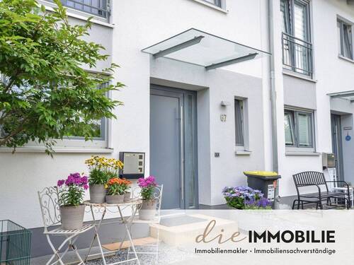 Hauseingang - Bezugsfrei, hochwertig & modern: Familienfreundliches Reihenmittelhaus in Köln-Merheim!