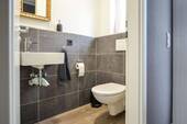 Gäste-WC - Reihenmittelhaus mit 135,00 m² in Köln zum Kaufen