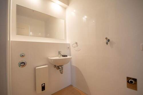 ... und Waschmaschinen-Anschluss - 