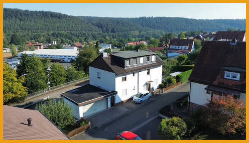 Vorderansicht - 9 Zimmer Mehrfamilienhaus, Wohnhaus in Cölbe