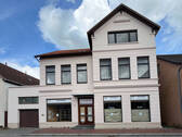 Titel - Tradition trifft Perspektive Wohn-und Geschäftshaus (280 m² Wohn+Gewerbefl.) im Herzen Varels, viele Optionen! Wohnen und Arbeiten unter einem DACH !
