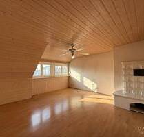 Charmante Dachgeschoss-Wohnung mit Ausbaupotenzial & Stellplatz - sofort bezugsfrei! - Filderstadt Bernhausen