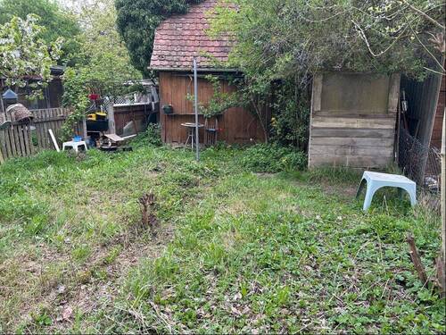 Garten mit Schuppen - Reihenmittelhaus mit 124,00 m&sup2; in Rothenburg zum Kaufen
