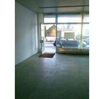 Laden in Germering ! ca.80 m² - Große Schaufenster - Miete 980+ NK 200 Frei ab 01.04.2026