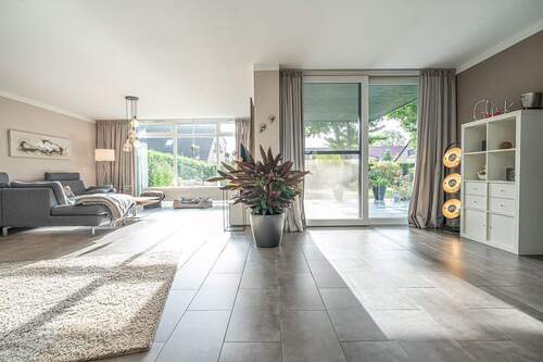 Schwellenlos ist der Übergang zu Terrasse - 