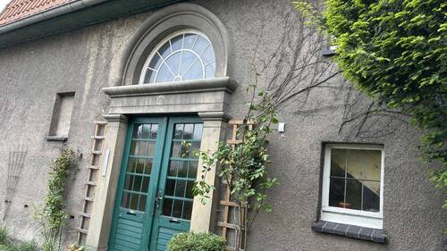 Hauseingang - 8 Zimmer Doppelhaushälfte zum Kaufen in Güstrow