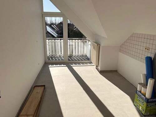 Küche mit Balkonzugang - 