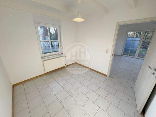 Zimmer 1 EG - Mehrfamilienhaus, Wohnhaus mit 81,00 m&sup2; in Aurich zum Kaufen