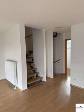 Treppenaufgang 1.OG - 