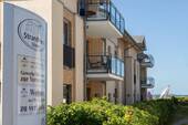 Die geräumigen Ost-Balkone - 2 Zimmer Etagenwohnung in Glowe