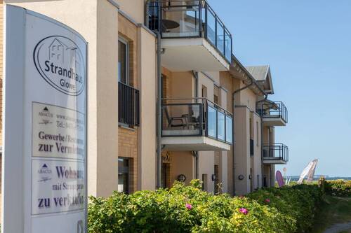 Die geräumigen Ost-Balkone - 2 Zimmer Etagenwohnung in Glowe