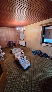 Nochm. Zimmer rechts im EG.jpg - 