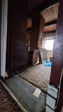 Dachboden rechts mit Fenster nochm..jpg - 