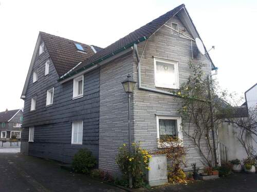 Vor Renovierung - Fachwerkhaus mit Wohnung und Ladenlokal in Leichlingen-Witzhelden